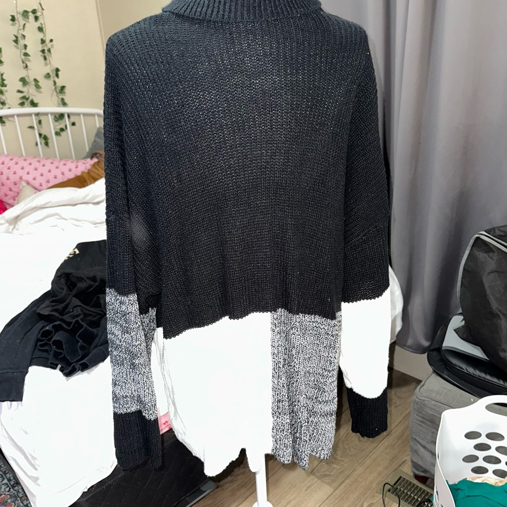 SHEIN Color Block Sweater - Picture 2 of 3